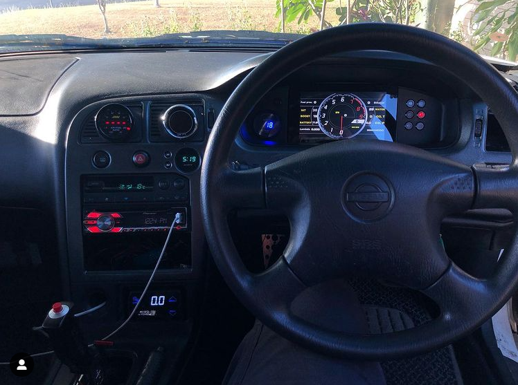 Mako Nissan Skyline R33 Dash Mount - MAKO-R33 - view 5