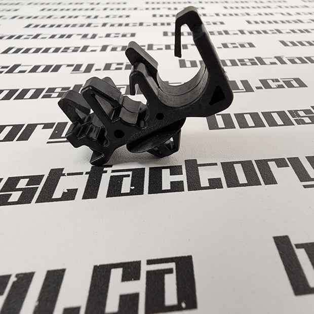 Genuine Nissan R32 GTR Skyline Evap & A/C Hard Line Clip - 46271-35F00